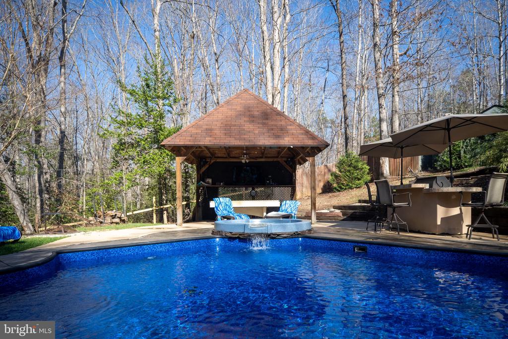 35 BAYBERRY LANE