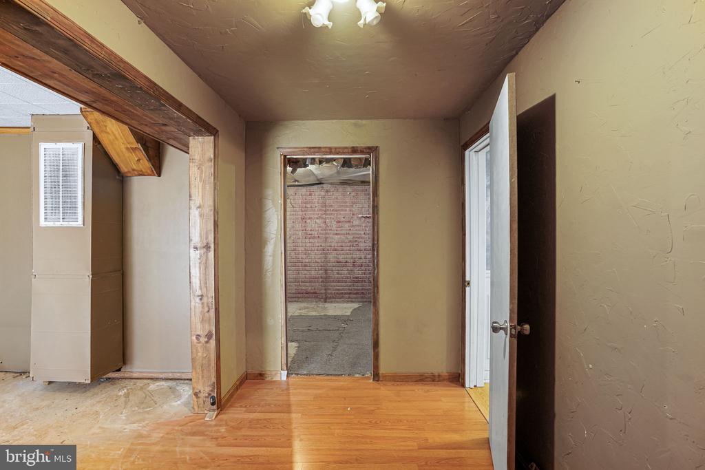 35 BAYBERRY LANE