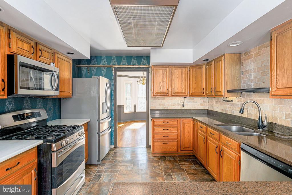 35 BAYBERRY LANE