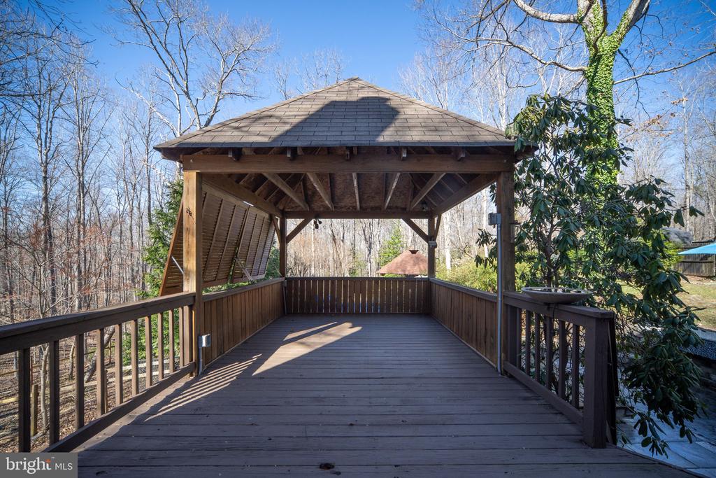 35 BAYBERRY LANE