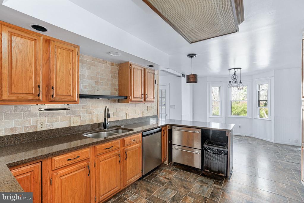 35 BAYBERRY LANE