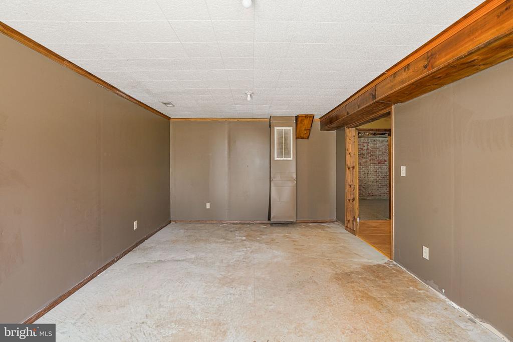 35 BAYBERRY LANE