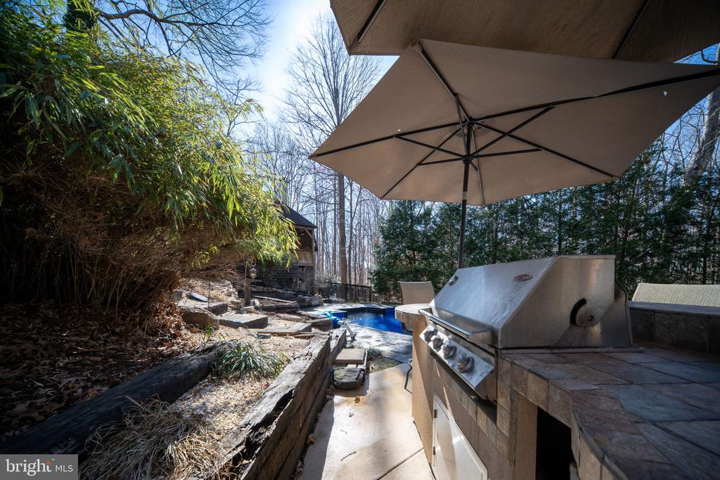 35 BAYBERRY LANE