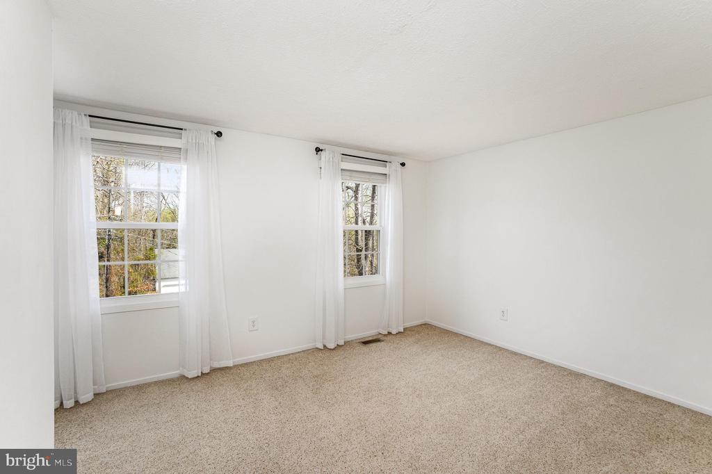 1005 PLYMOUTH DRIVE