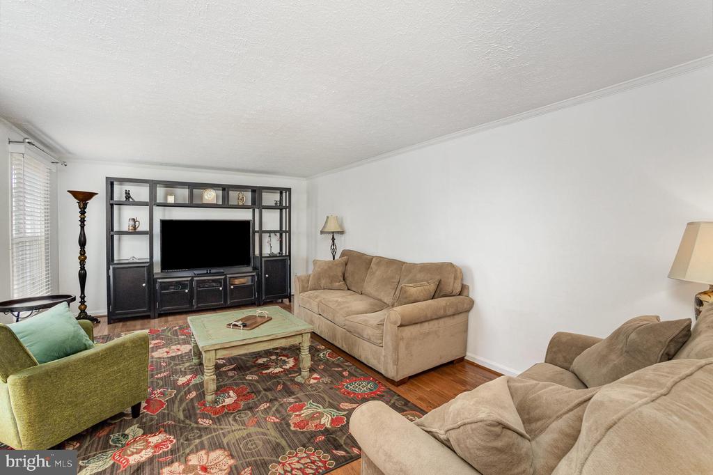 1005 PLYMOUTH DRIVE