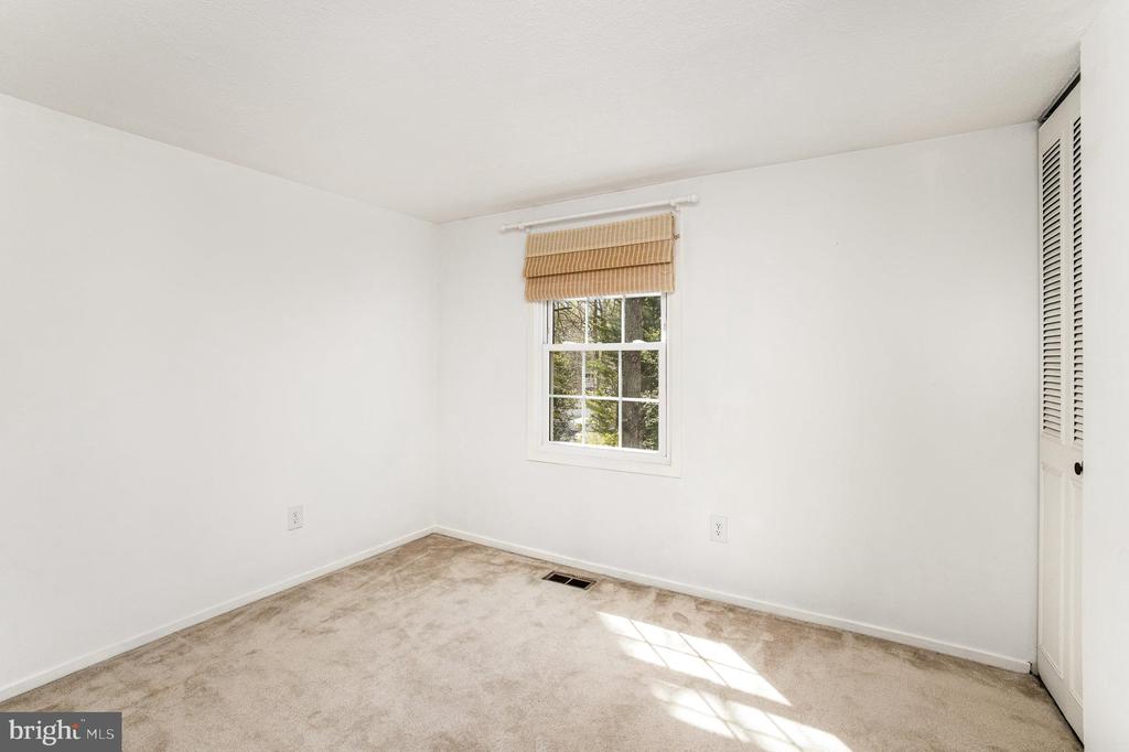1005 PLYMOUTH DRIVE