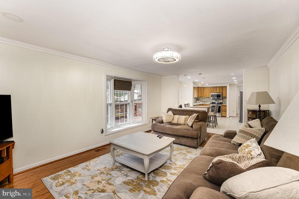 1005 PLYMOUTH DRIVE
