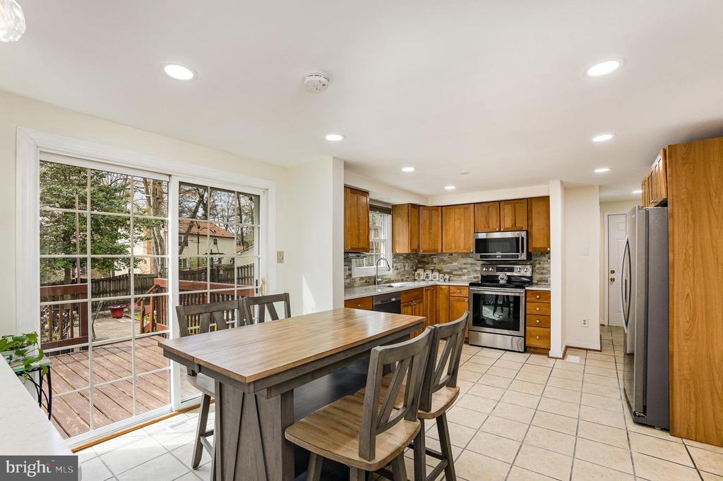 1005 PLYMOUTH DRIVE