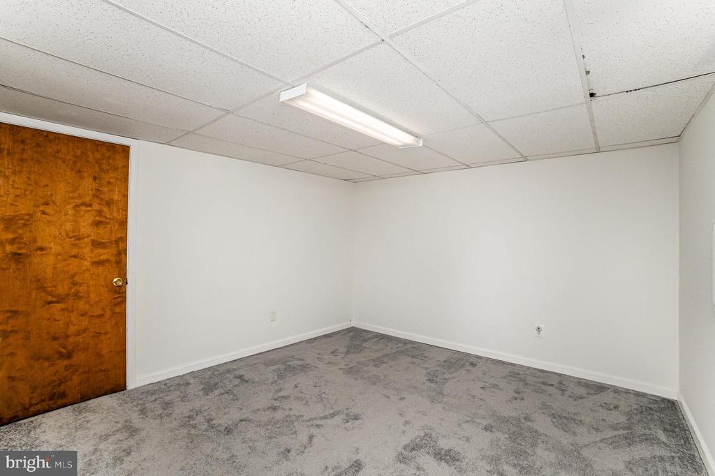 1005 PLYMOUTH DRIVE