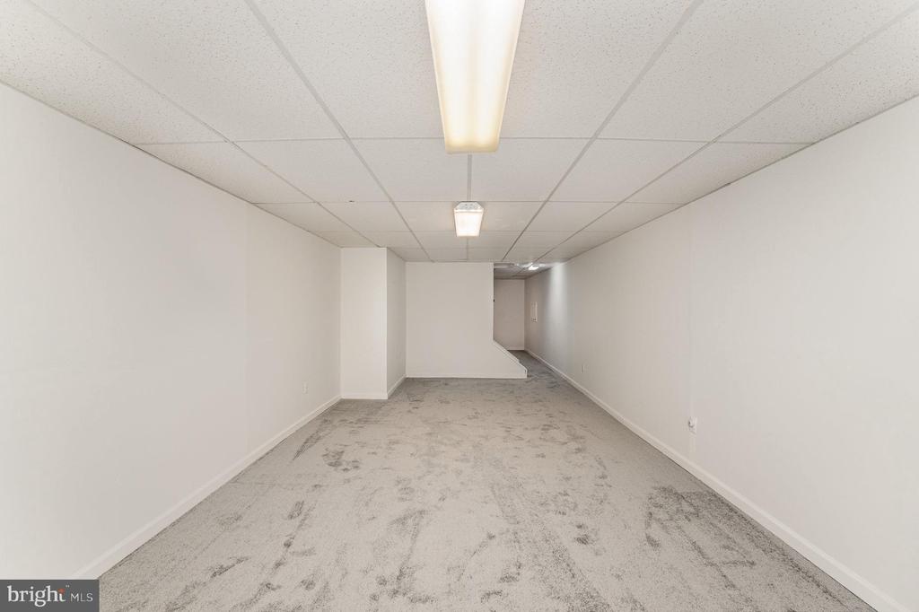 1005 PLYMOUTH DRIVE