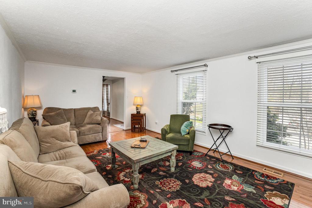 1005 PLYMOUTH DRIVE