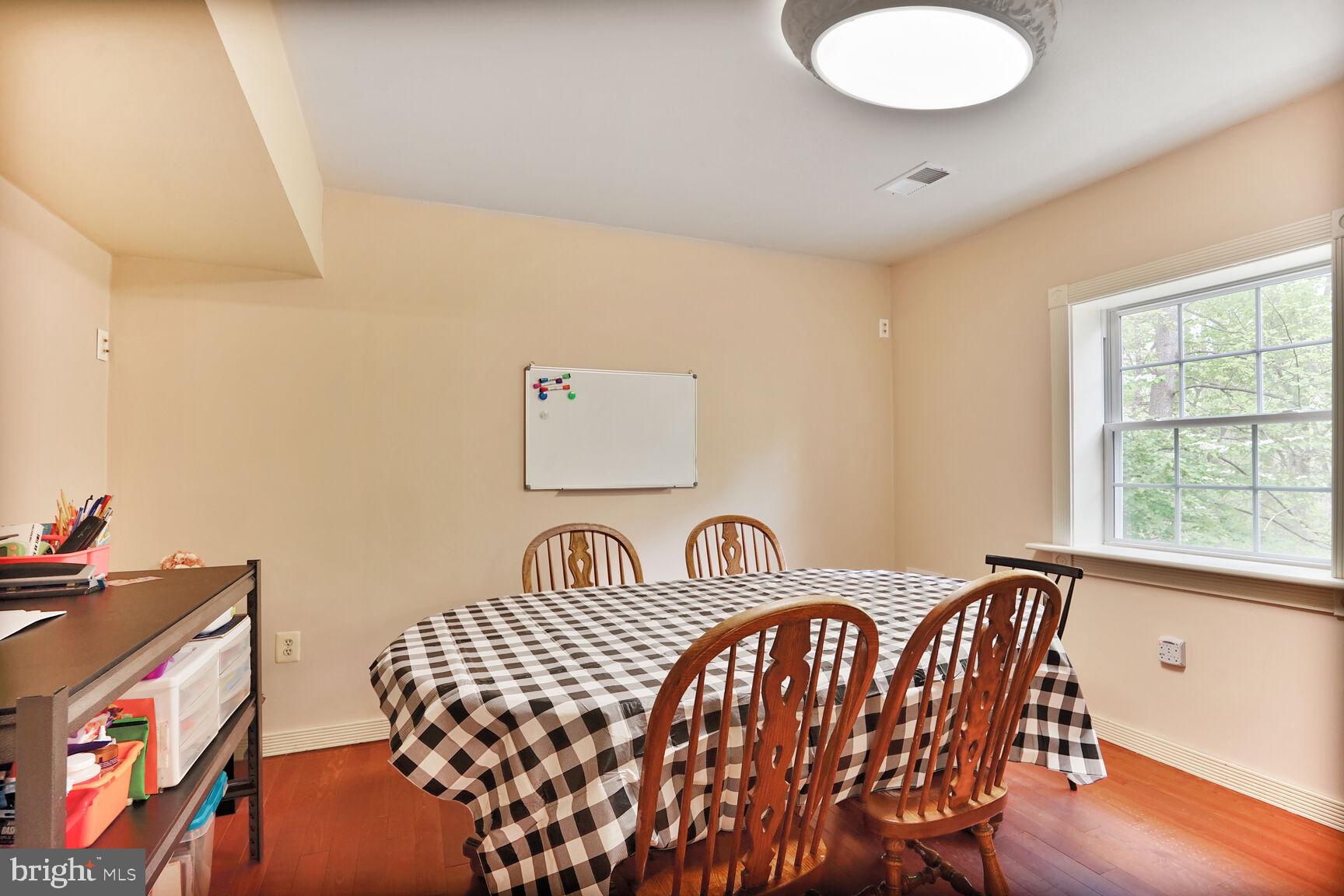 20 BOB WHITE LANE