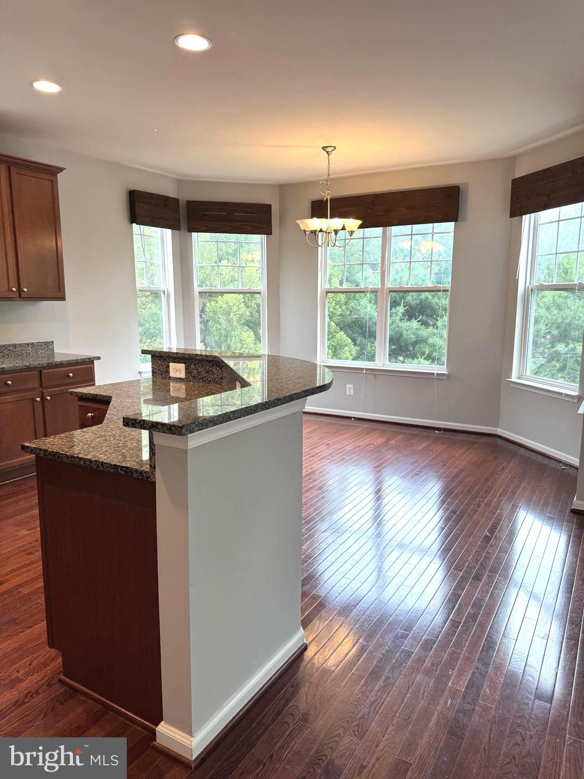307 WOODSTREAM BOULEVARD