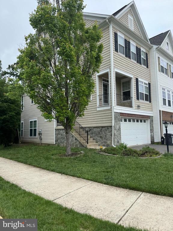 307 WOODSTREAM BOULEVARD