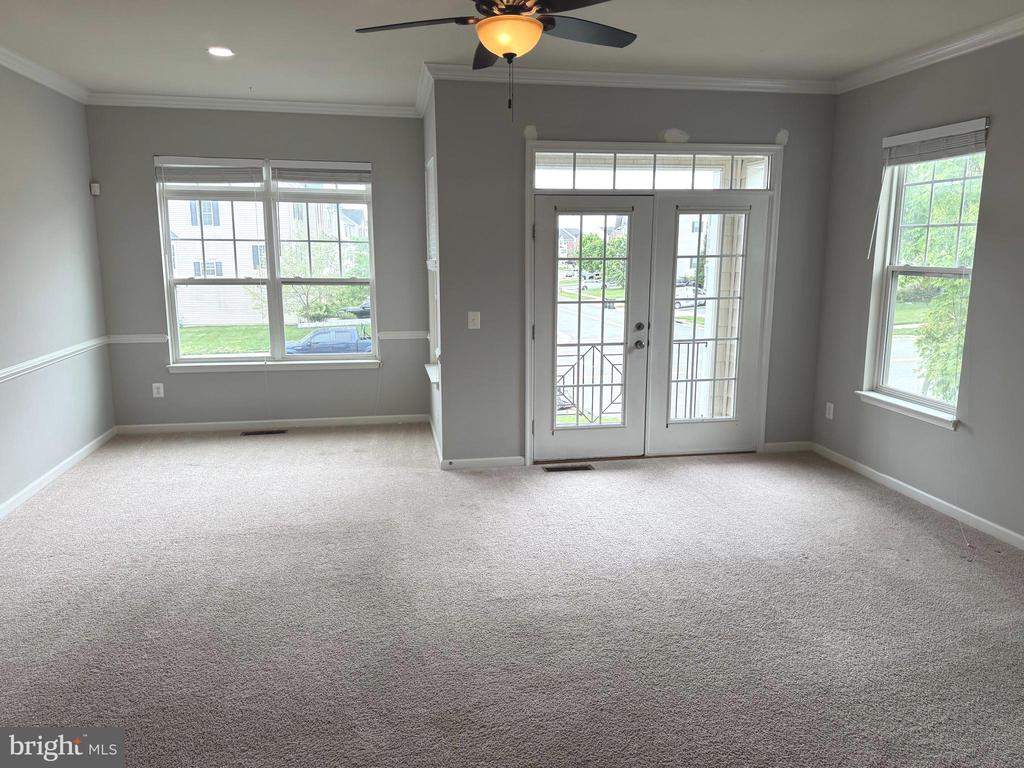 307 WOODSTREAM BOULEVARD