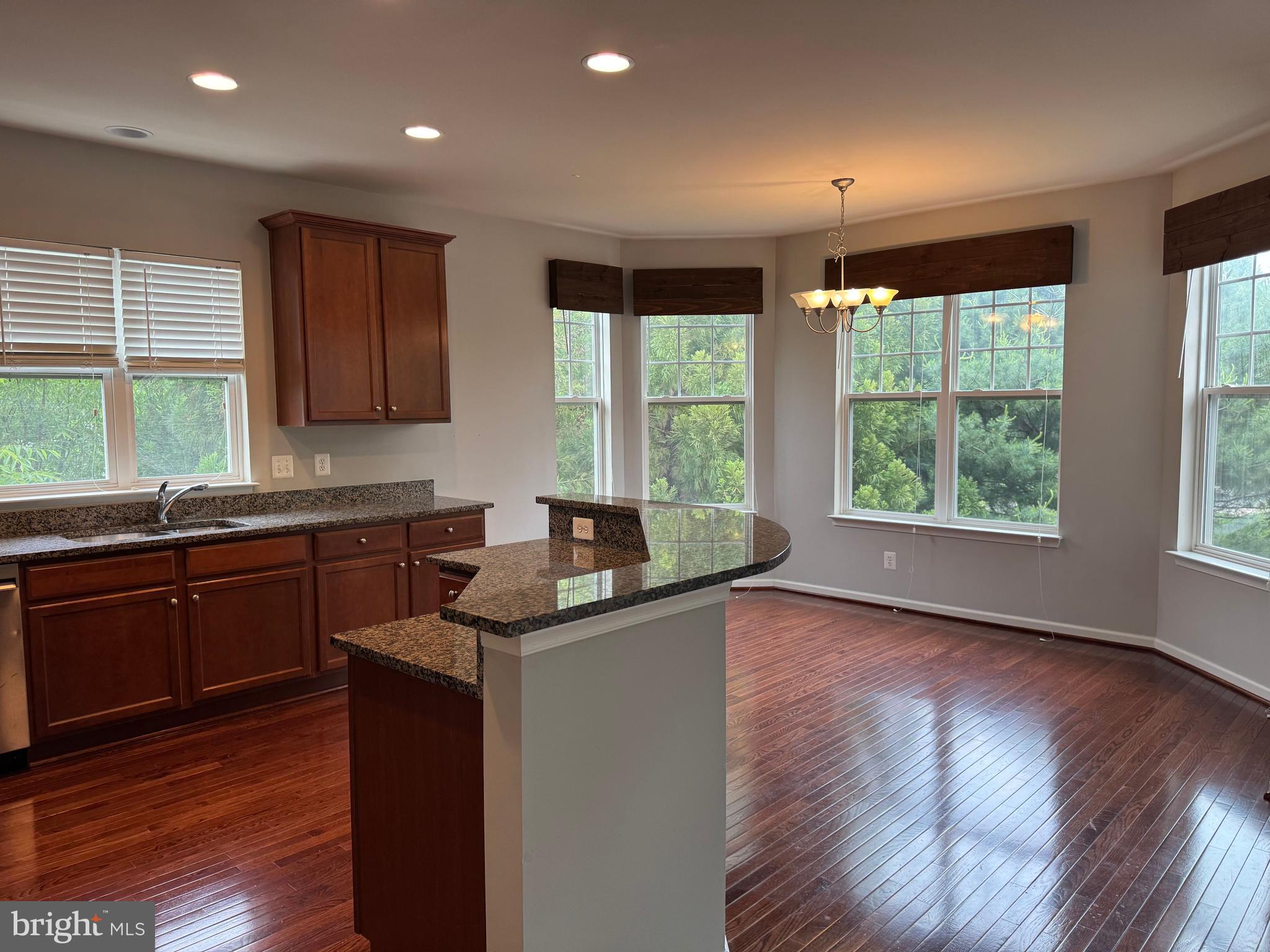 307 WOODSTREAM BOULEVARD