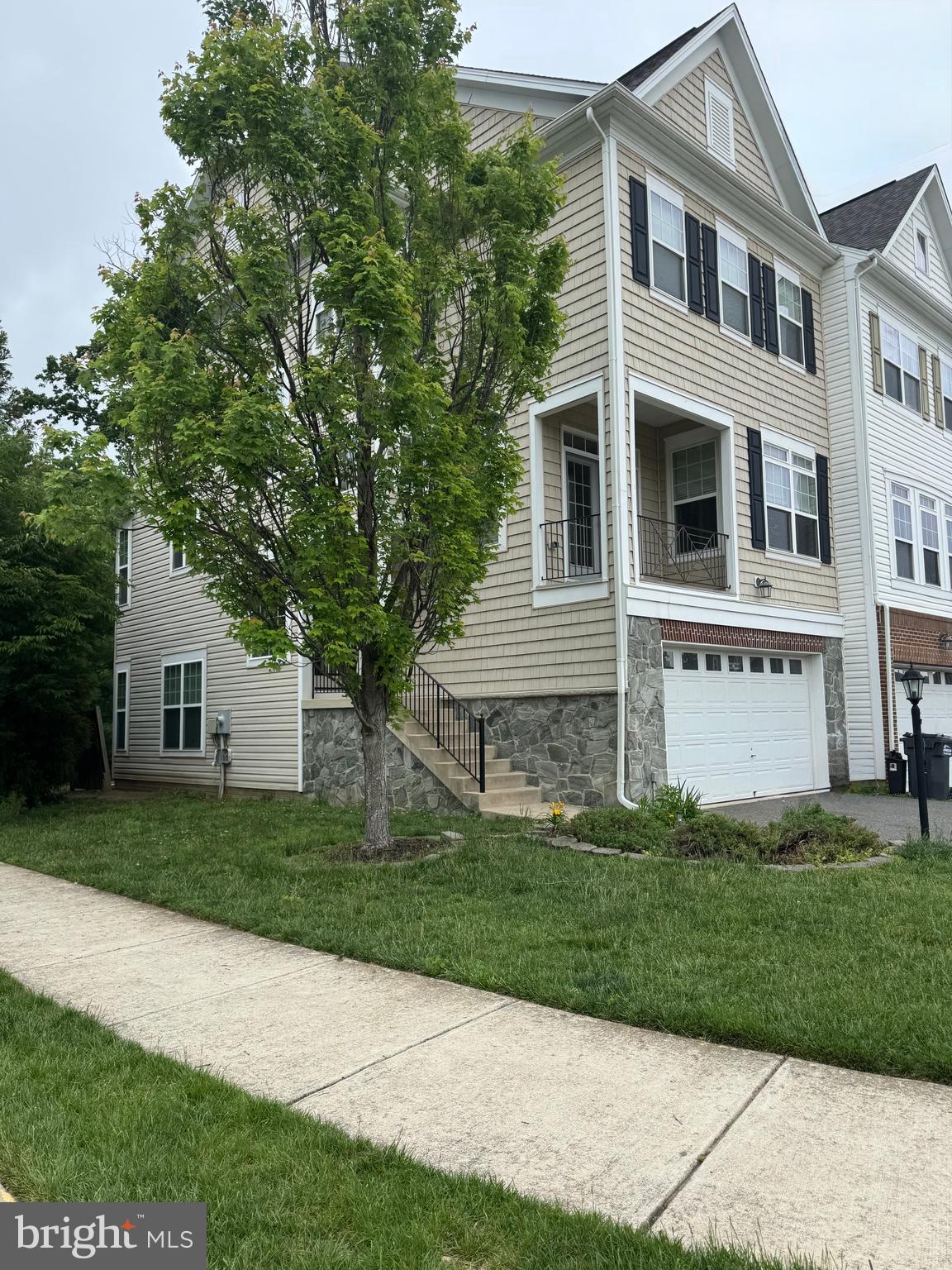 307 WOODSTREAM BOULEVARD