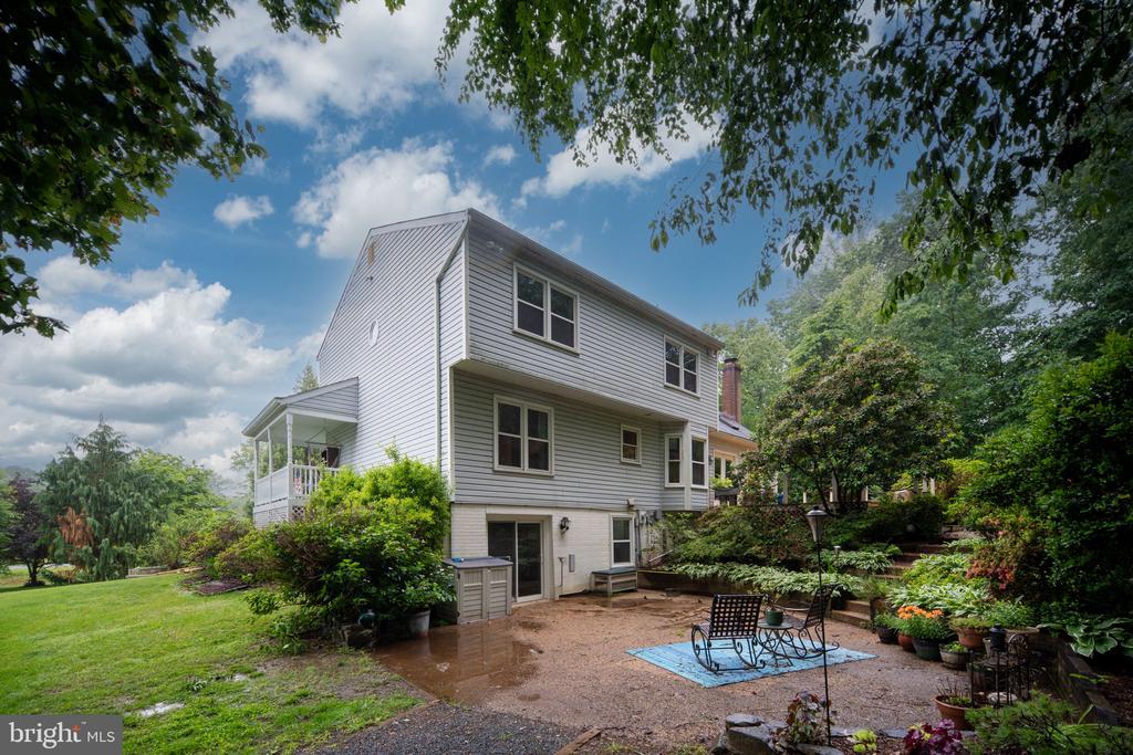 98 AUTUMN DRIVE