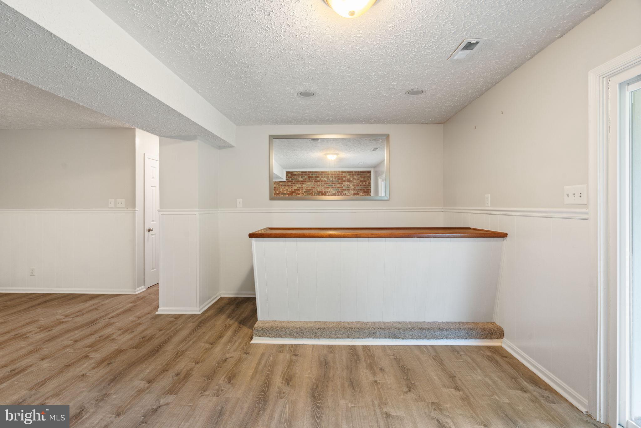 1585 MOUNTAIN VIEW ROAD