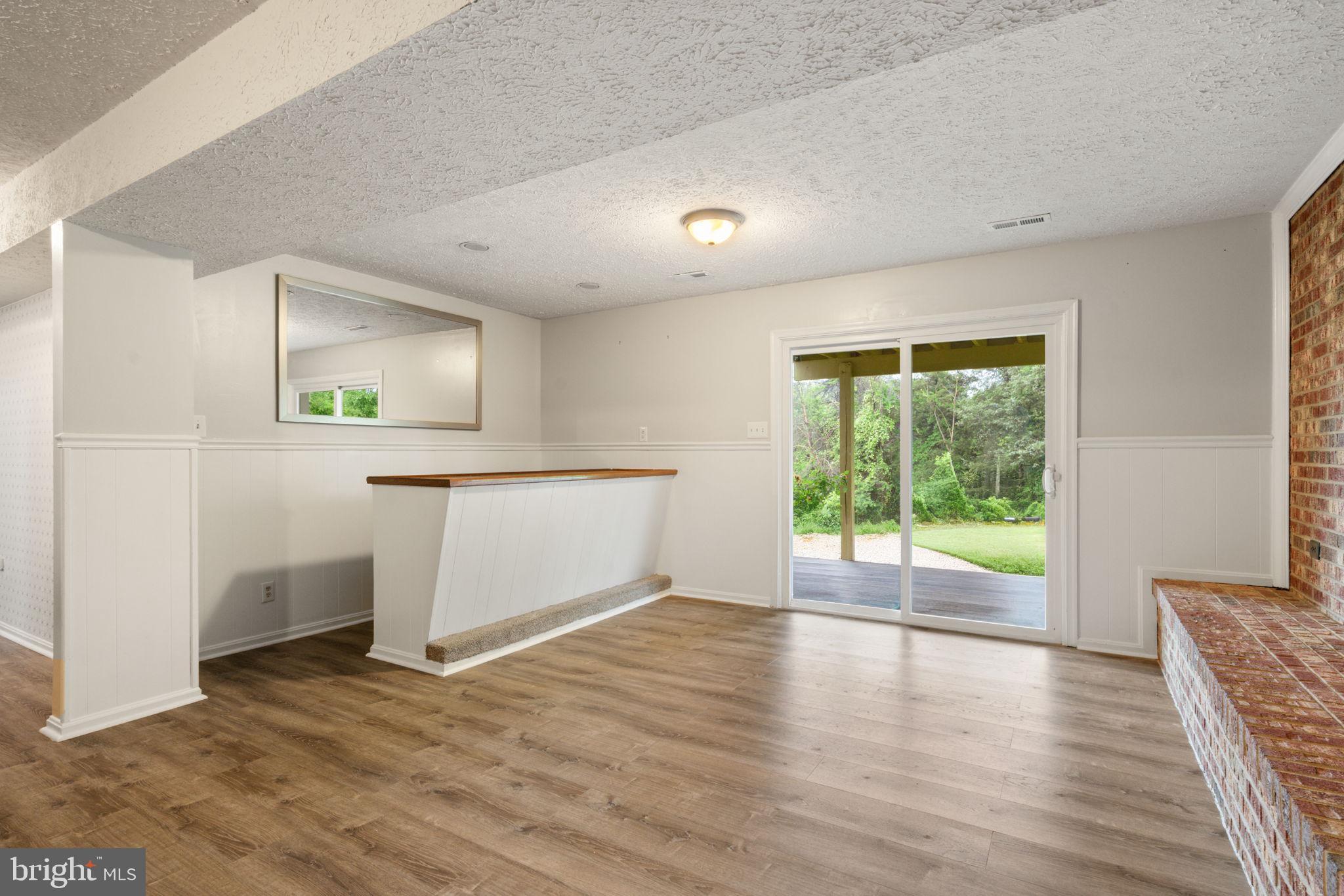 1585 MOUNTAIN VIEW ROAD