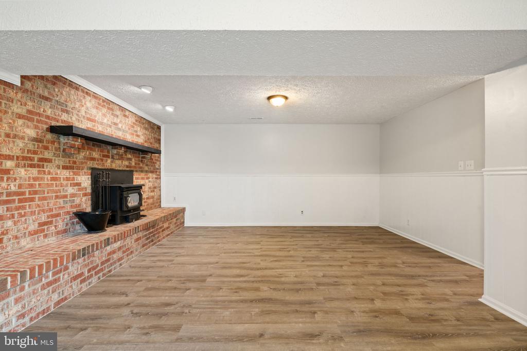 1585 MOUNTAIN VIEW ROAD