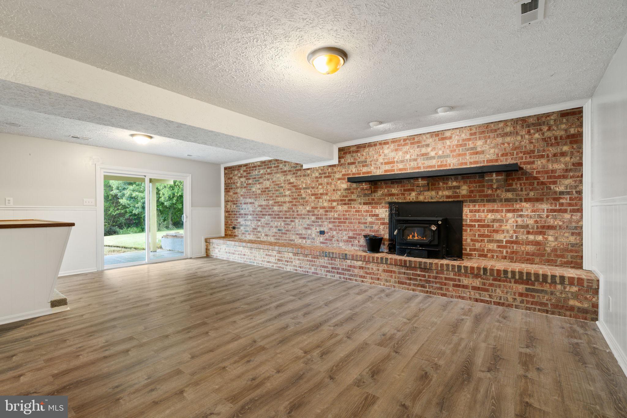 1585 MOUNTAIN VIEW ROAD