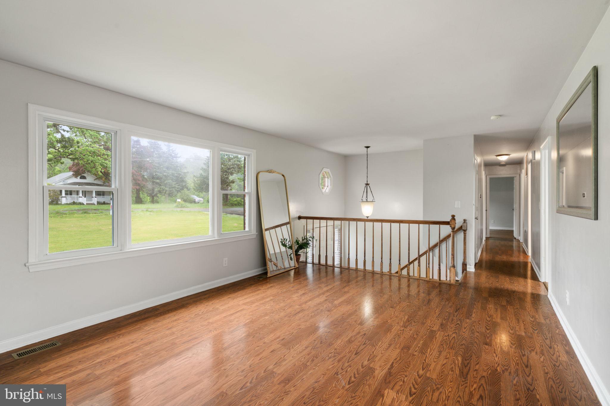 1585 MOUNTAIN VIEW ROAD