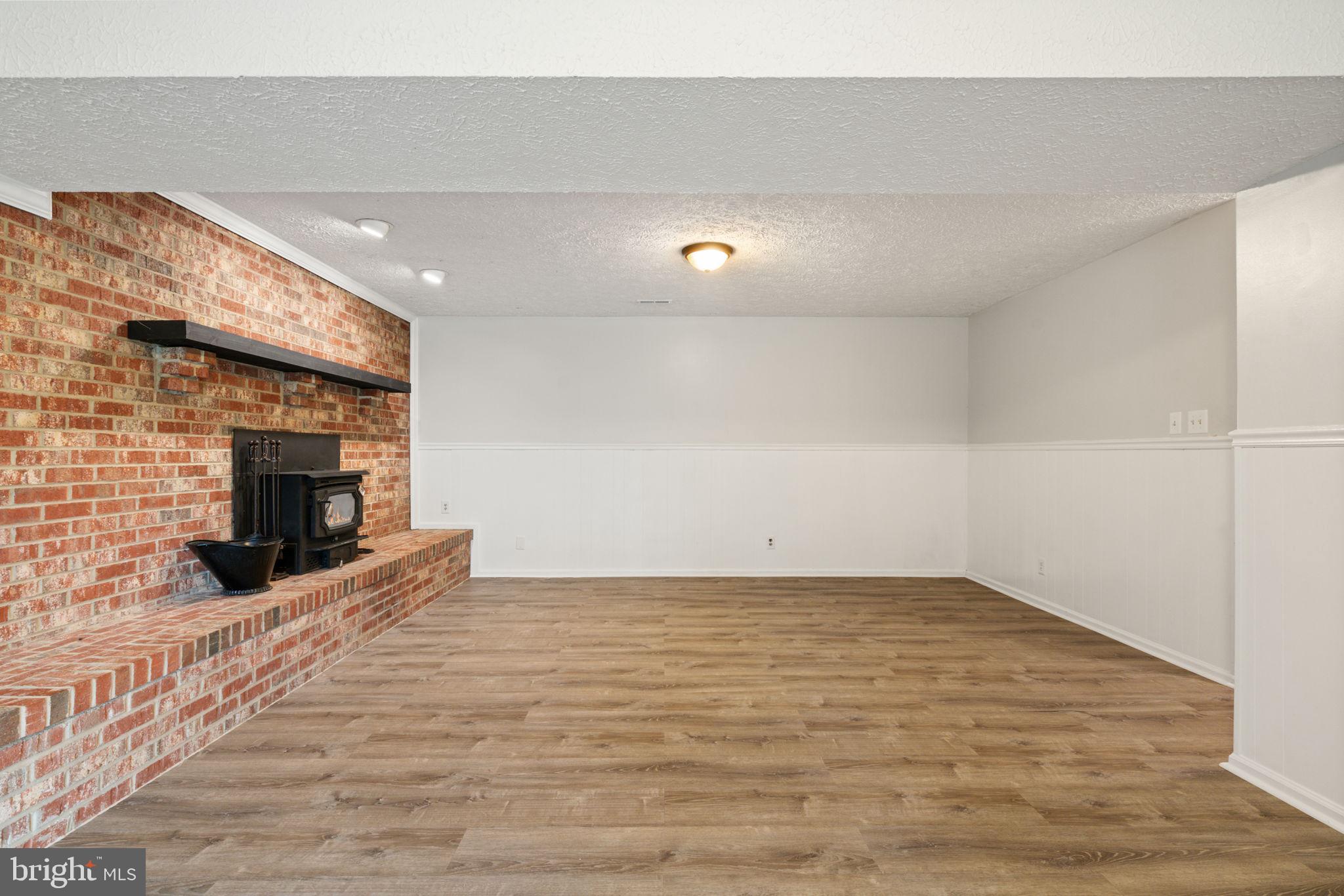 1585 MOUNTAIN VIEW ROAD