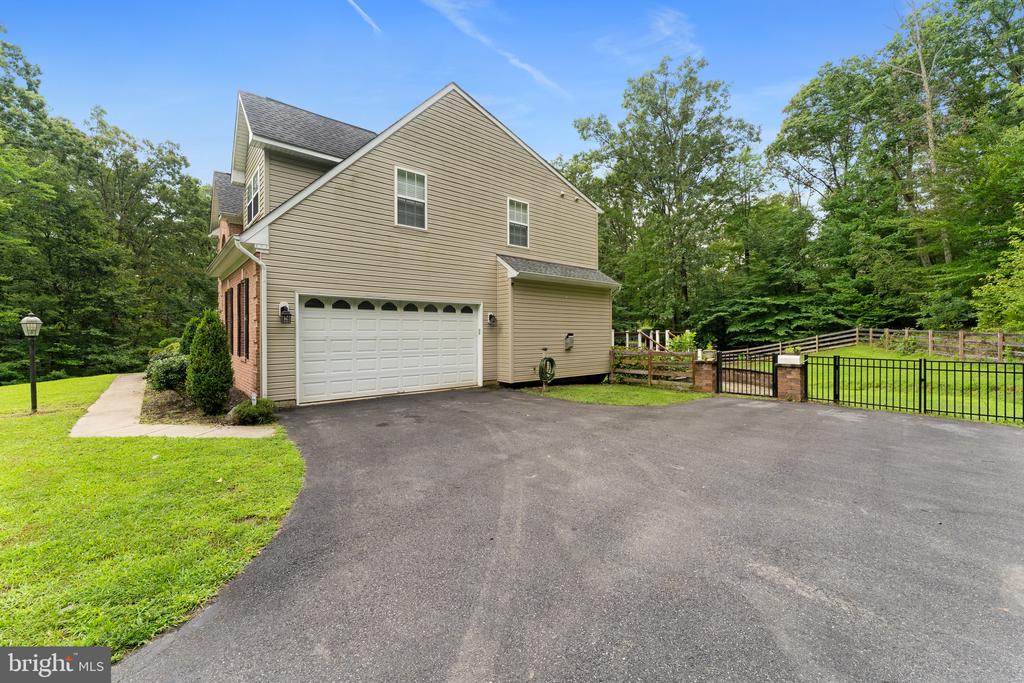 93 BROOKE CREST LANE