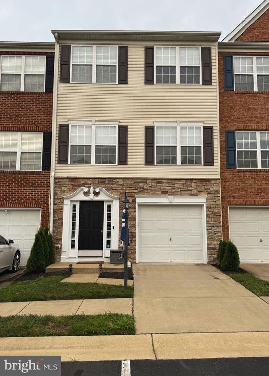 102 WINDJAMMER COURT