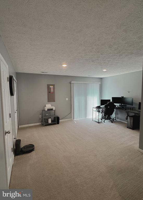 102 WINDJAMMER COURT