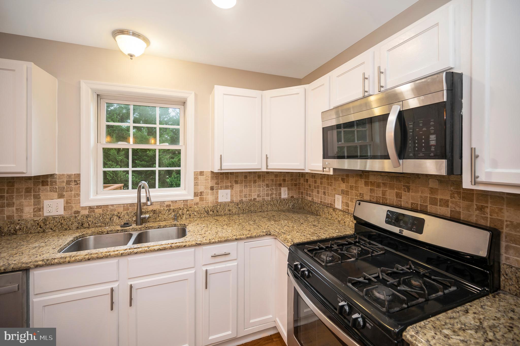 12 STRATFORD HALL COURT