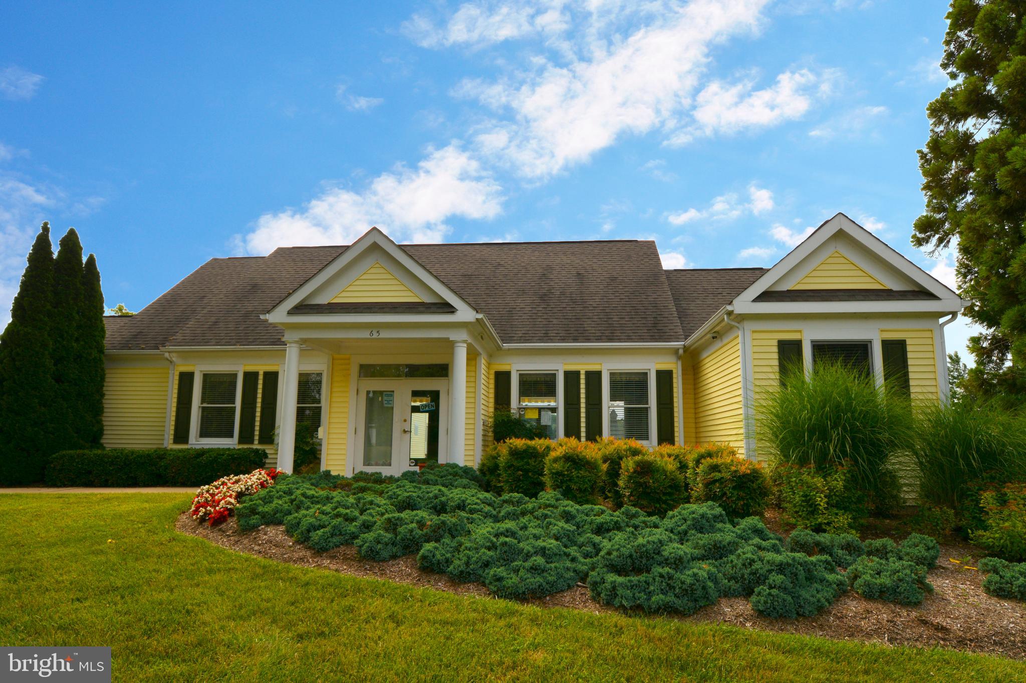 12 STRATFORD HALL COURT