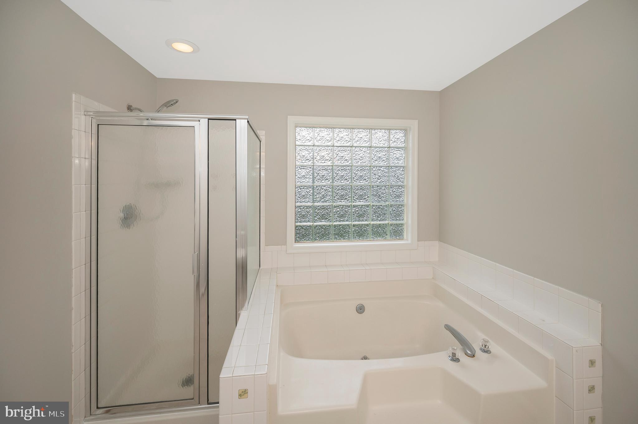 12 STRATFORD HALL COURT