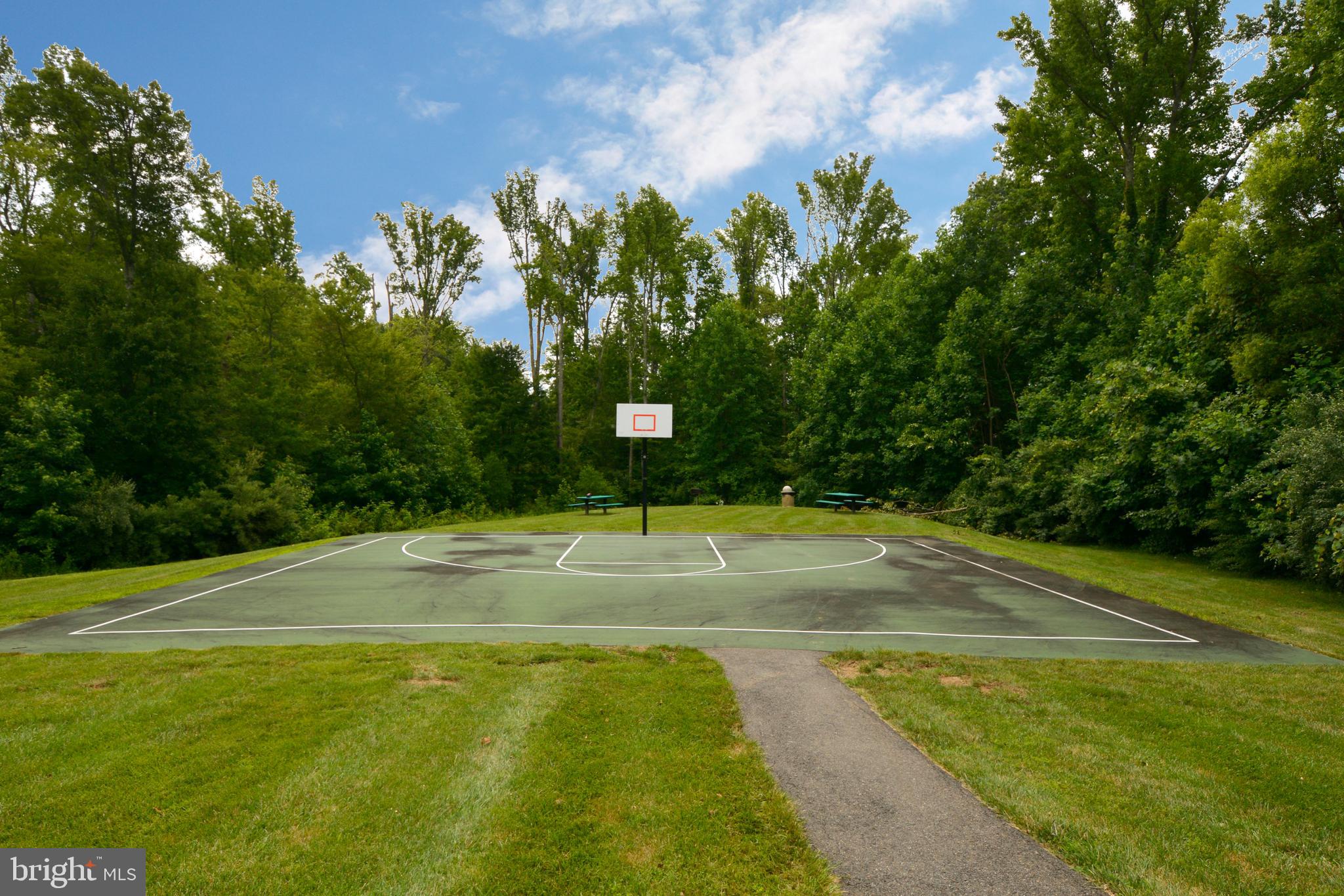 12 STRATFORD HALL COURT