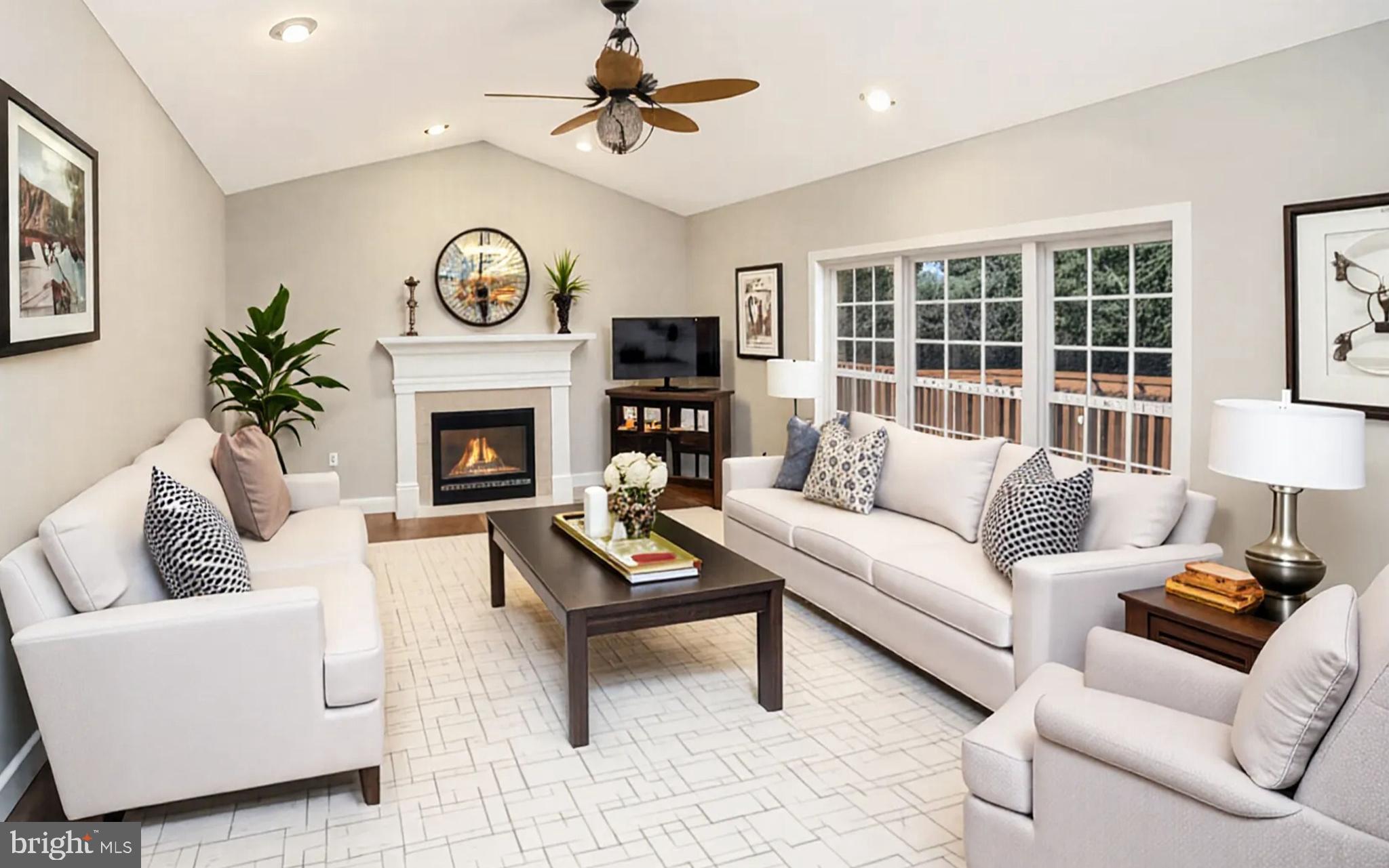 12 STRATFORD HALL COURT