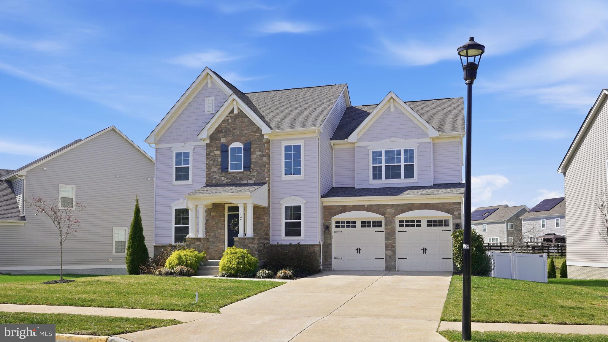 424 DAYLILY LANE