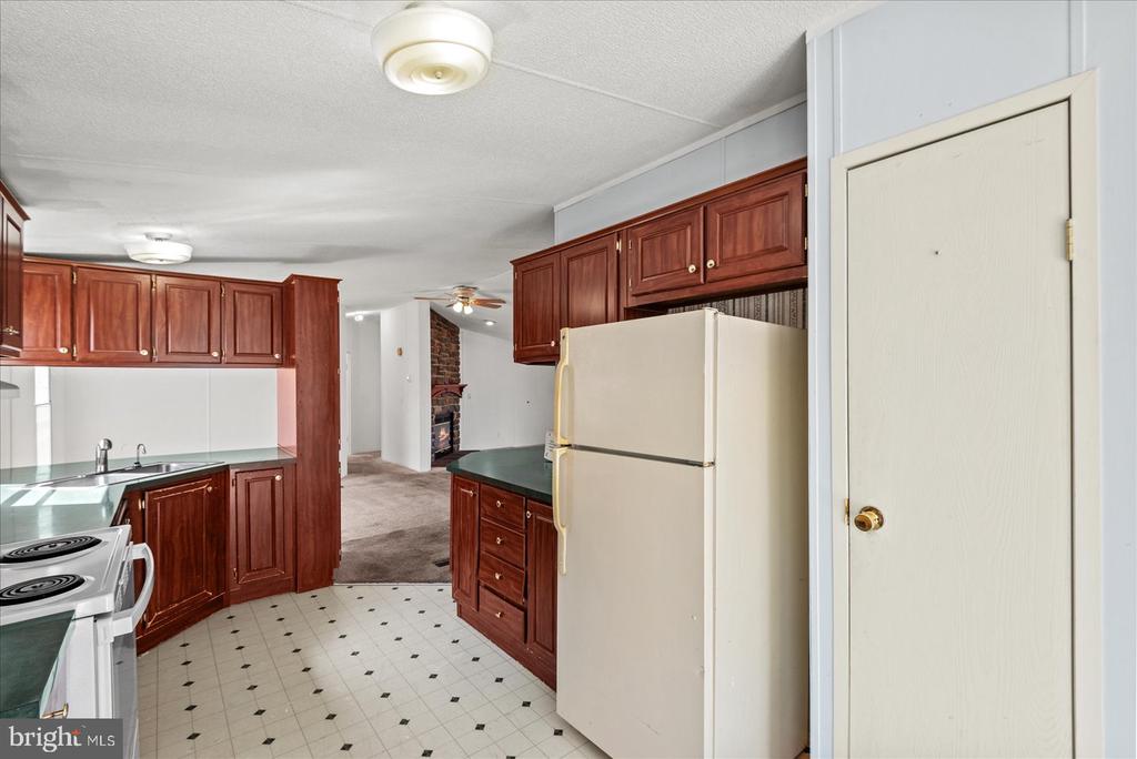 22 CLEARVIEW LN
