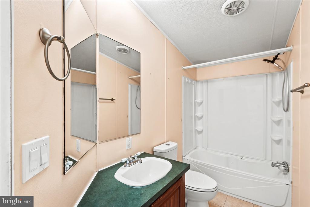 22 CLEARVIEW LN