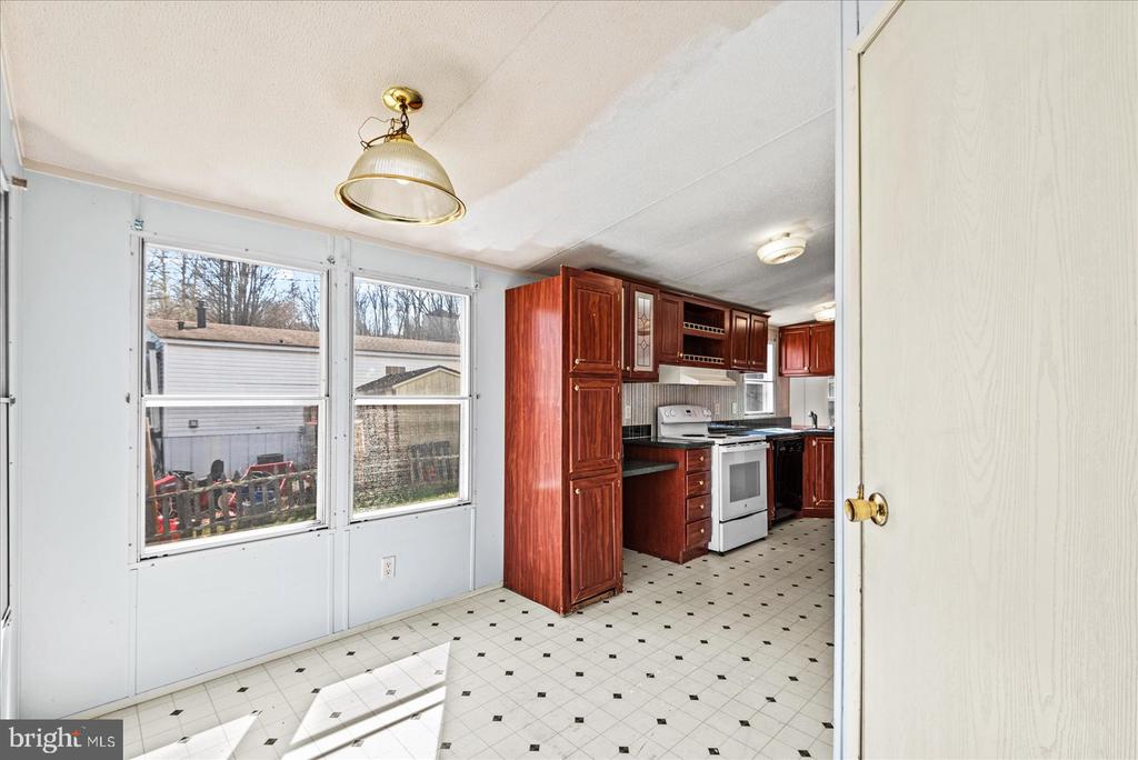 22 CLEARVIEW LN