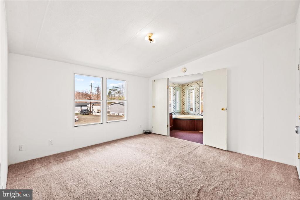 22 CLEARVIEW LN