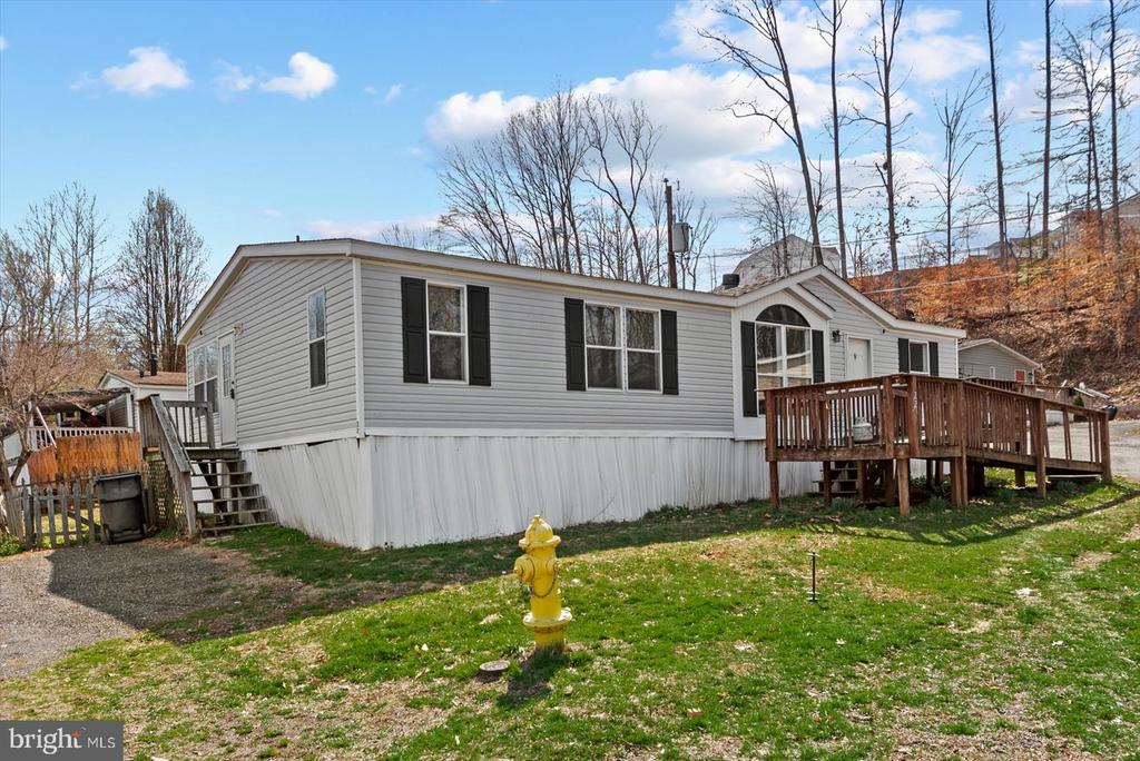 22 CLEARVIEW LN
