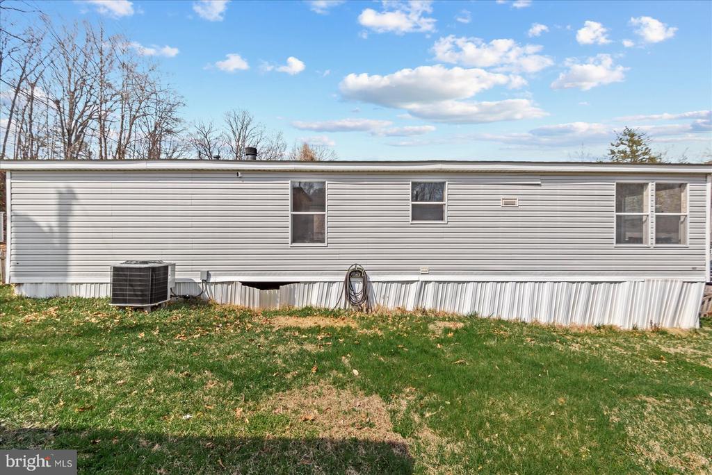 22 CLEARVIEW LN