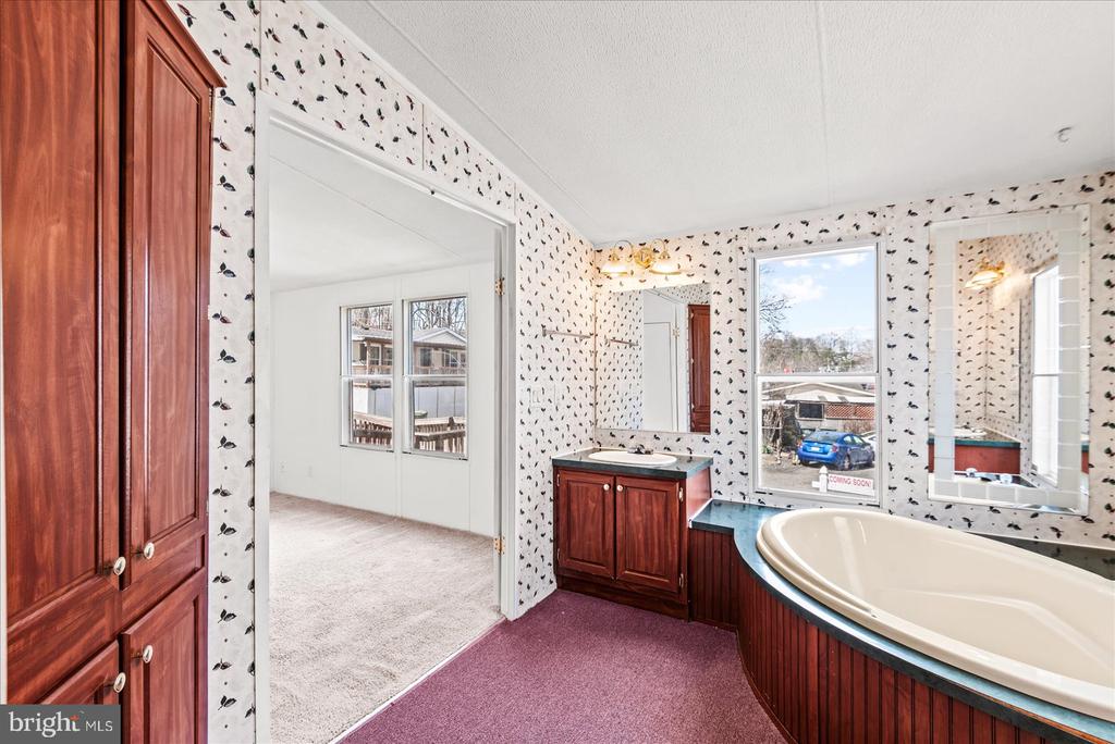 22 CLEARVIEW LN