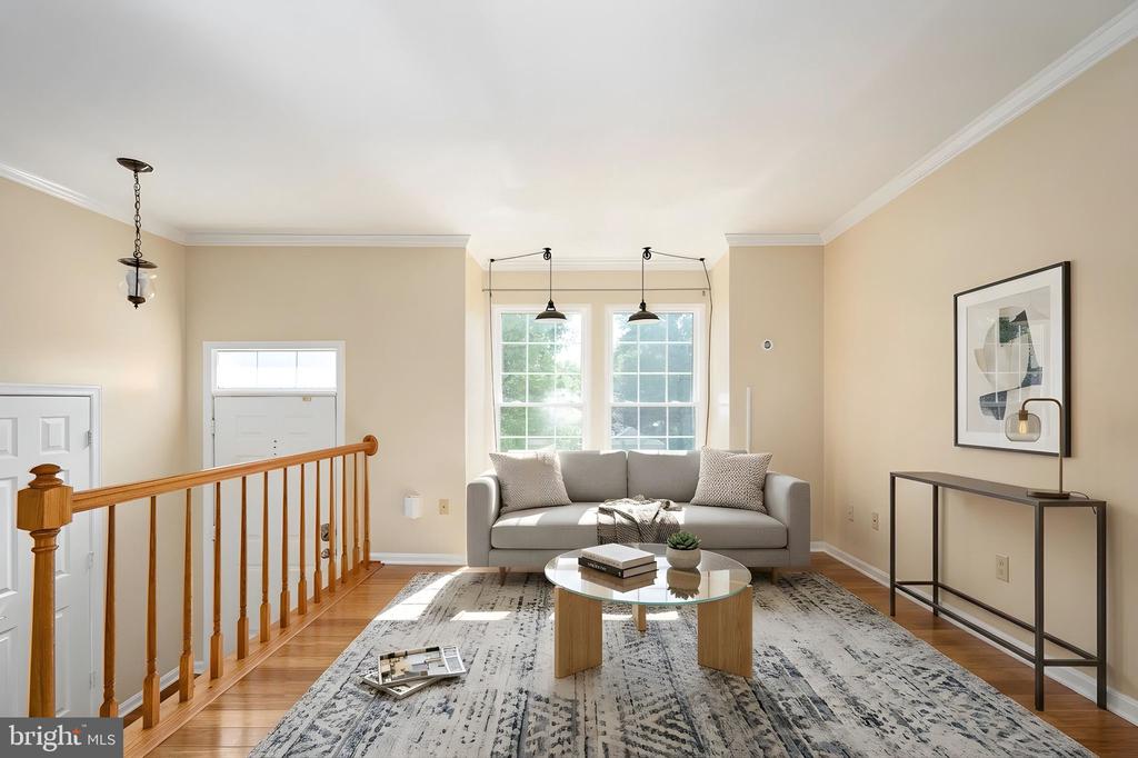 207 KNOLLWOOD COURT