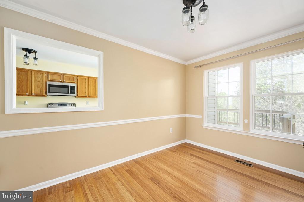 207 KNOLLWOOD COURT