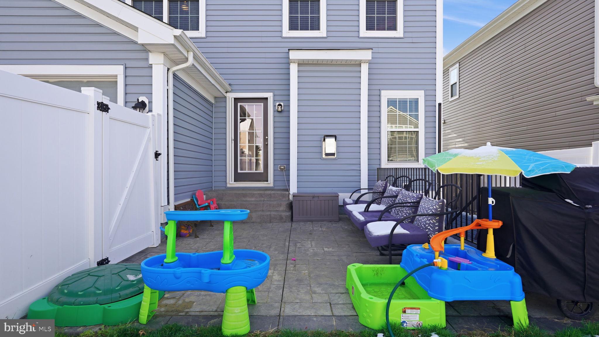 1050 CORIANDER LANE