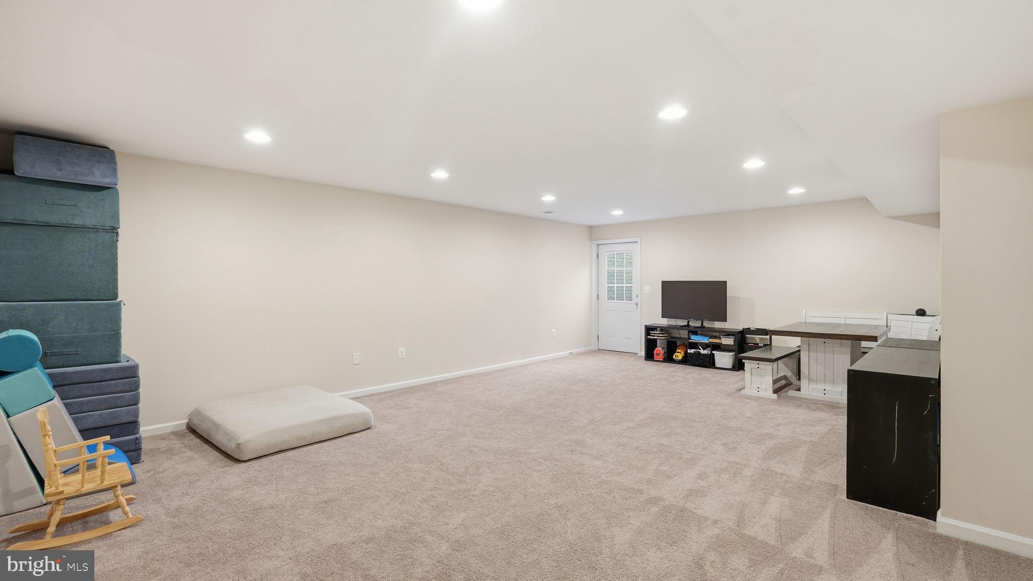 1050 CORIANDER LANE