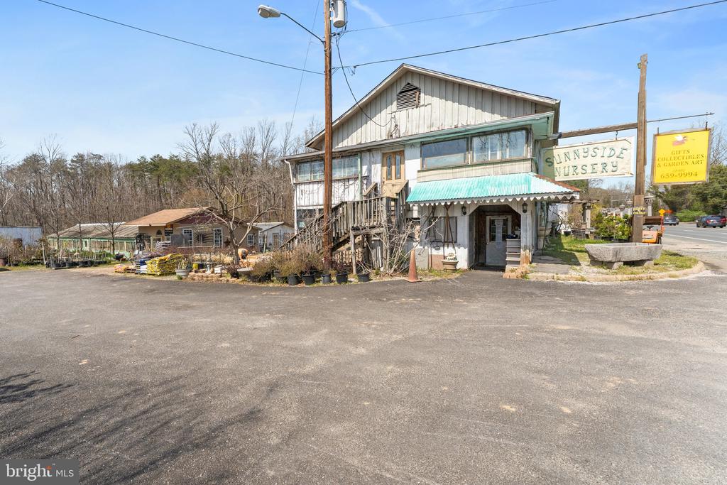 3357 RICHMOND HIGHWAY