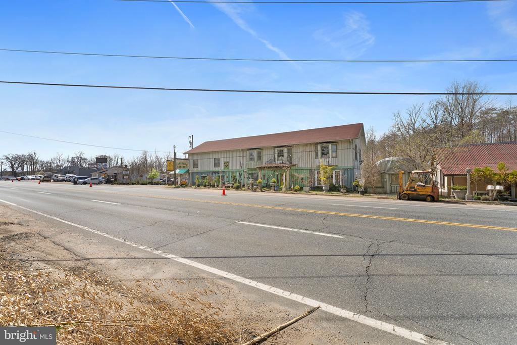 3357 RICHMOND HIGHWAY